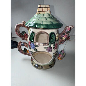 ELEMENTS Ceramic Veggie House Tea Light Teapot White Green